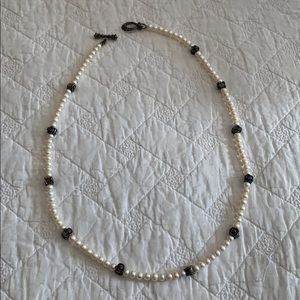 Queen Baby pearl necklace